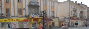 11. Сдается помещение 170,00 кв.м. с отдельным входом под торговлю или услуги на пересечении ул. Ленинградской/Галактионовской, рядом с салоном «Евросеть»