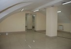 5. Сдается помещение 170,00 кв.м. с отдельным входом под торговлю или услуги на пересечении ул. Ленинградской/Галактионовской, рядом с салоном «Евросеть»